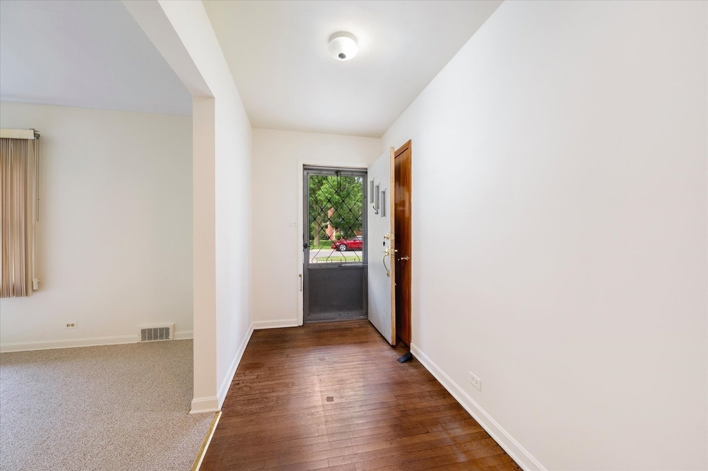 429 S Stratford Avenue - Photo 2