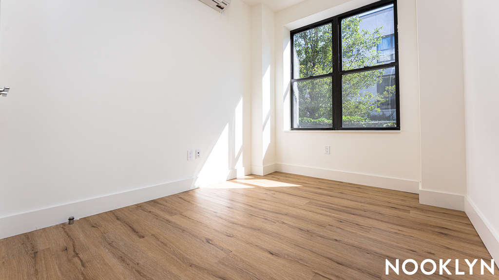 119 Eagle St 11222 - Photo 4