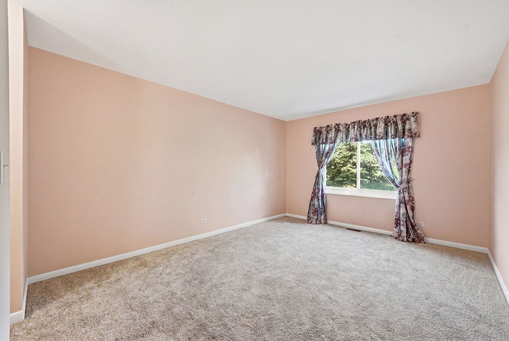 6818 Roberts Drive - Photo 11