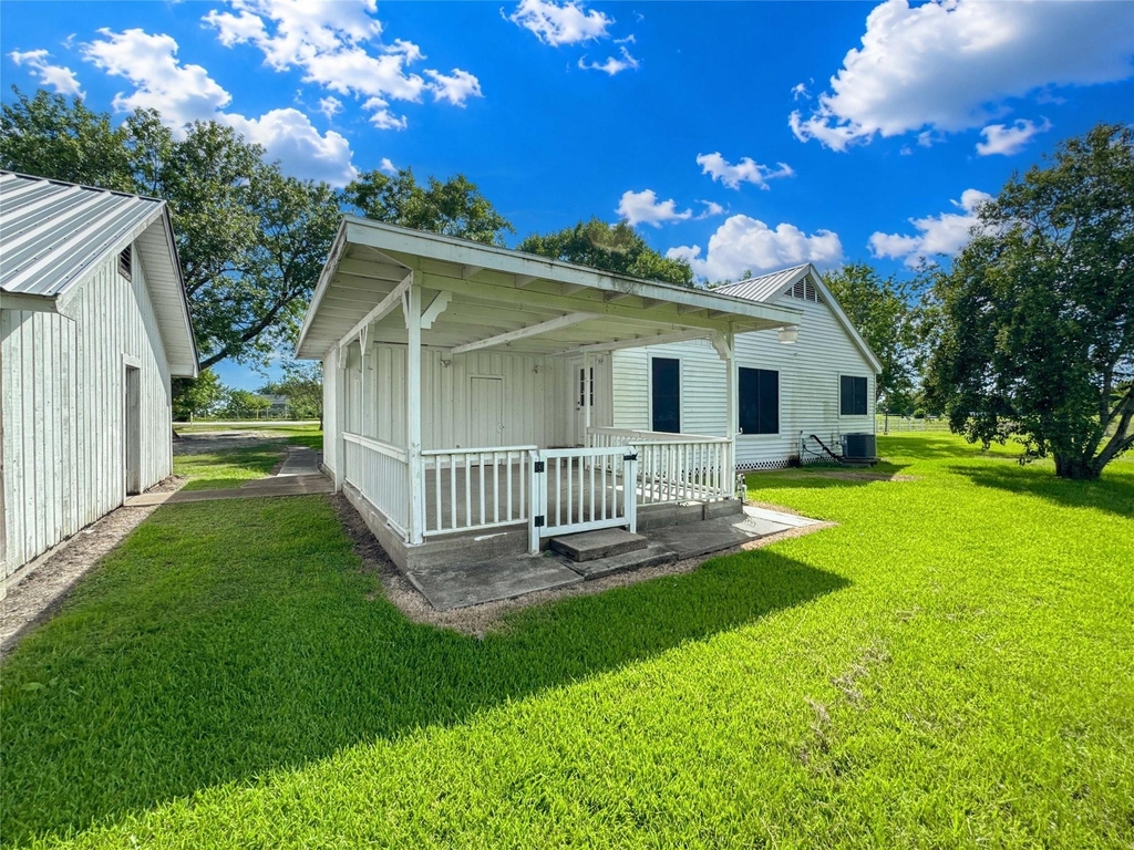 18027 W Clover Lane - Photo 8