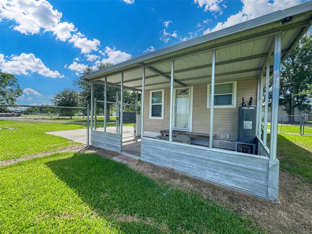 18027 W Clover Lane - Photo 7