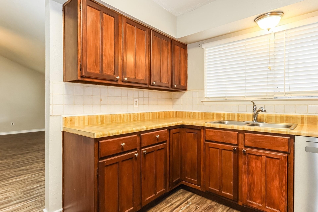 20327 Bridgedale Lane - Photo 9