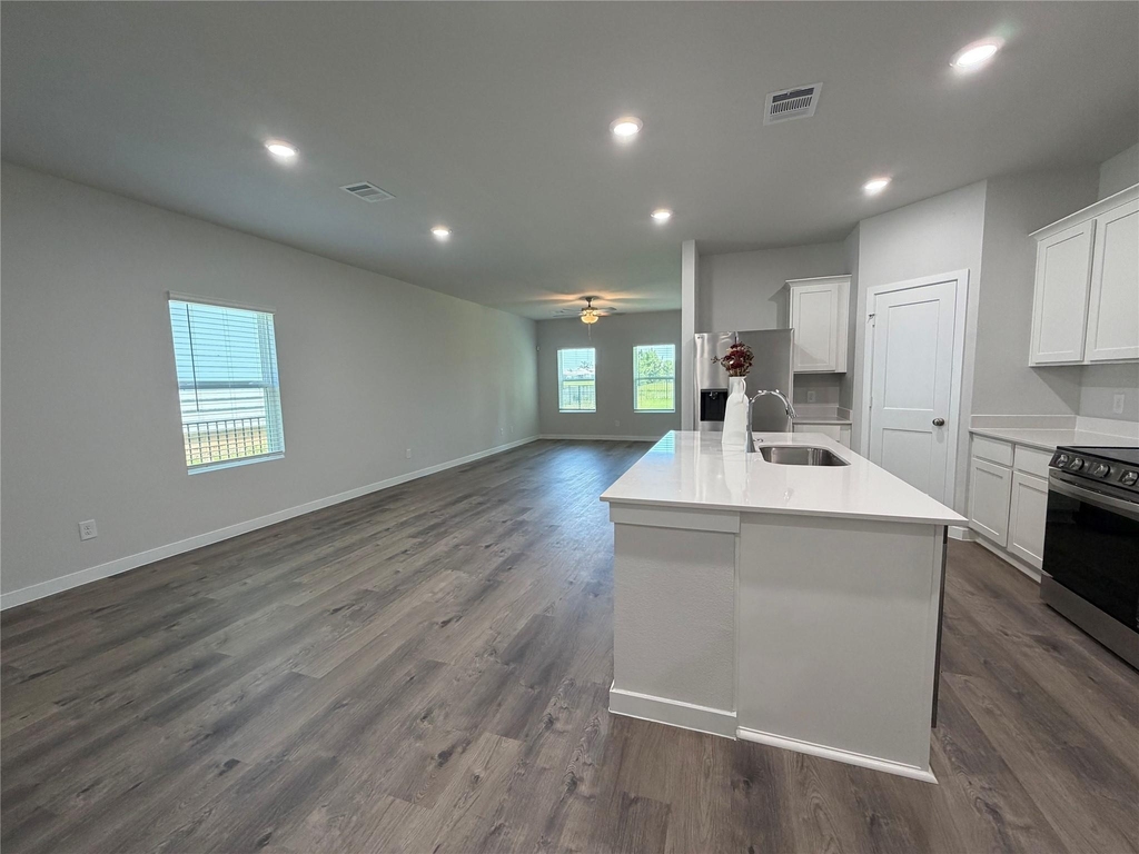 533 Shoreview Drive - Photo 3