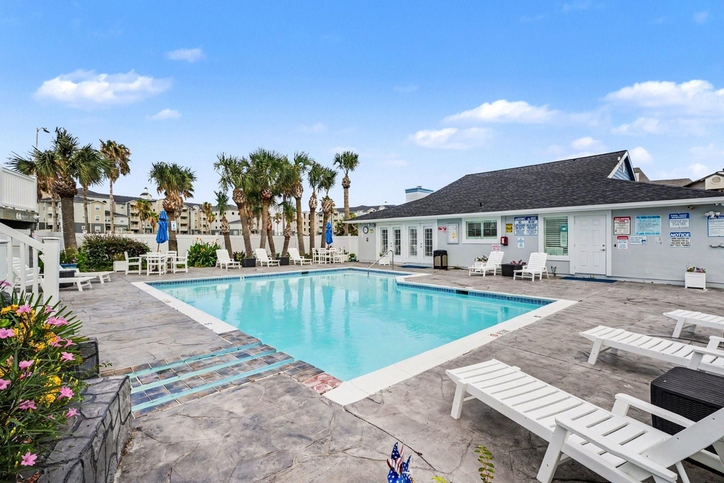 3506 Cove View Boulevard - Photo 2