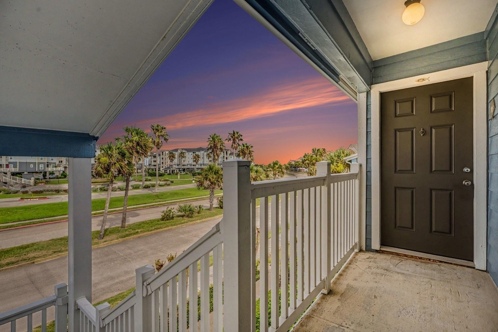 3506 Cove View Boulevard - Photo 3
