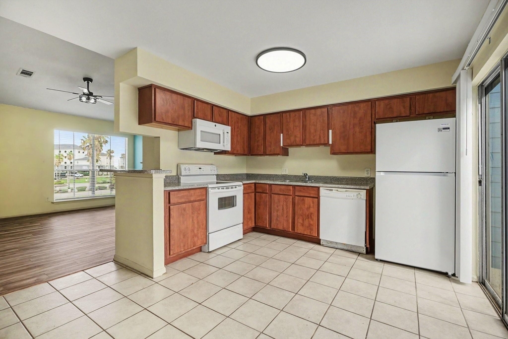 3506 Cove View Boulevard - Photo 10