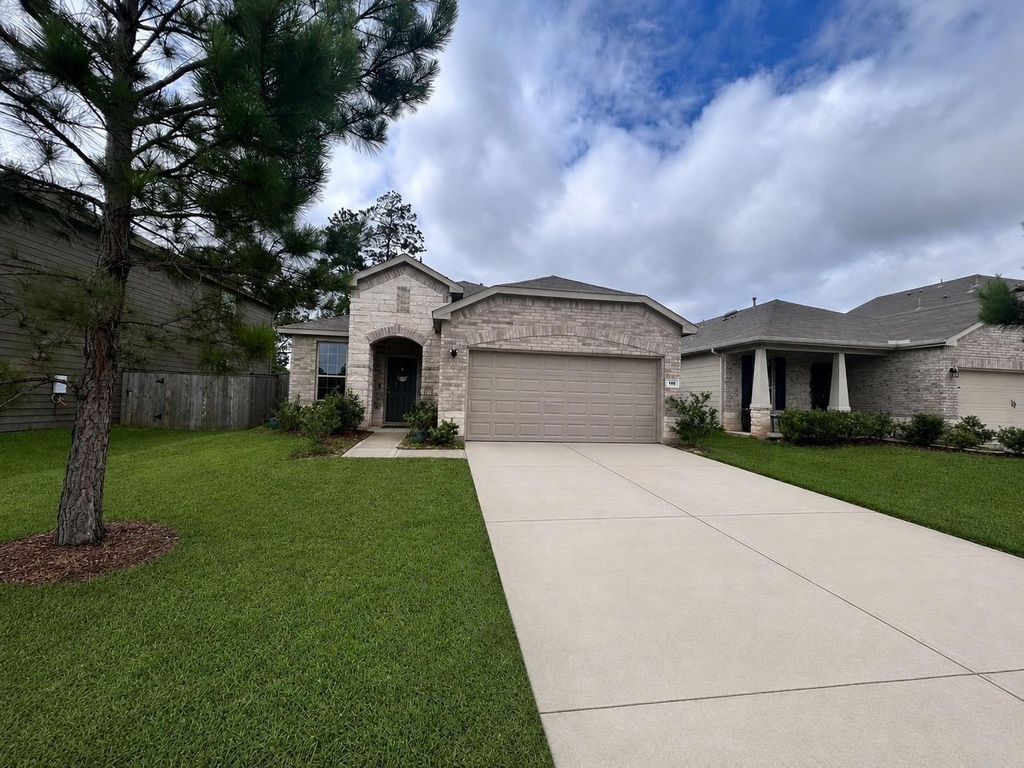 118 Ashwood Glade Drive - Photo 0