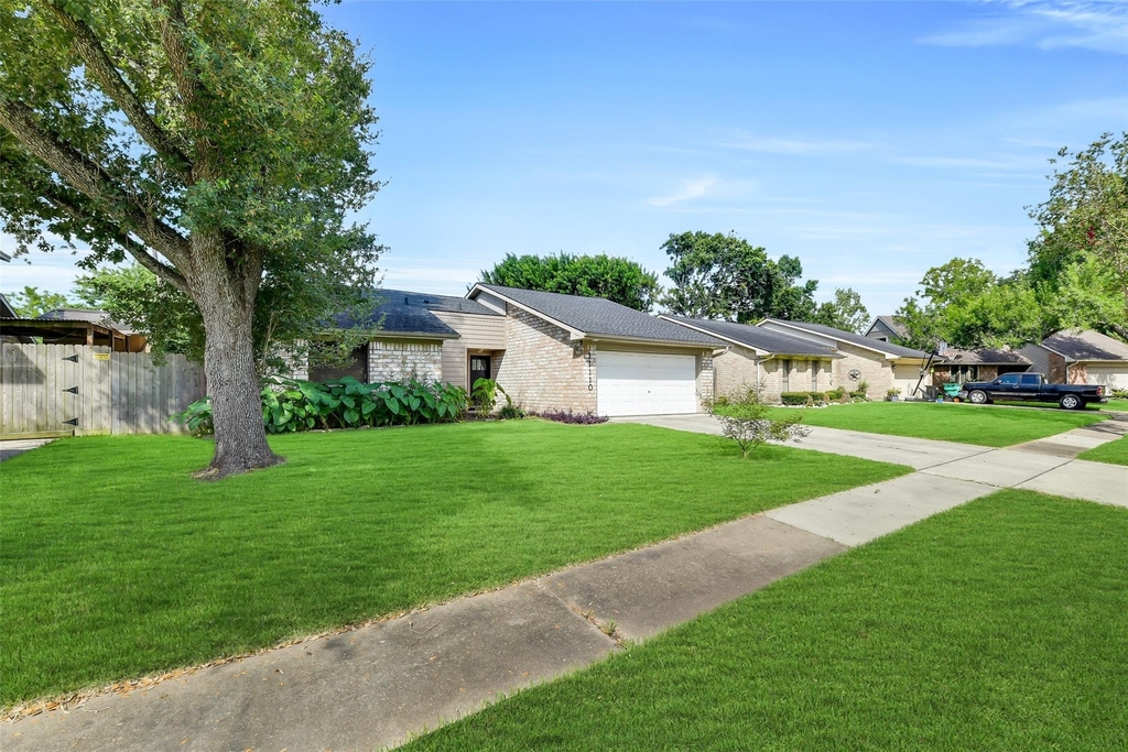11110 Sagecountry Drive - Photo 3