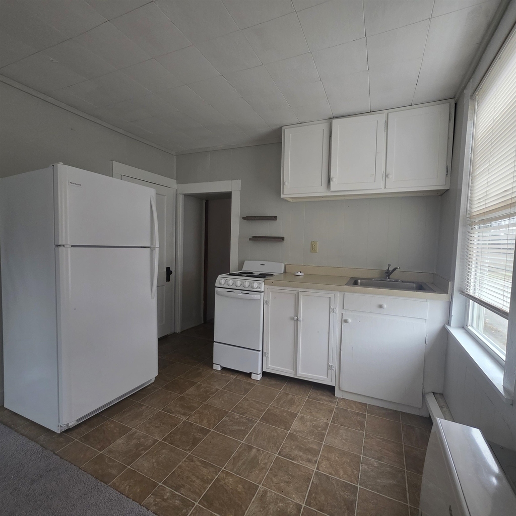 200 Main - Photo 2