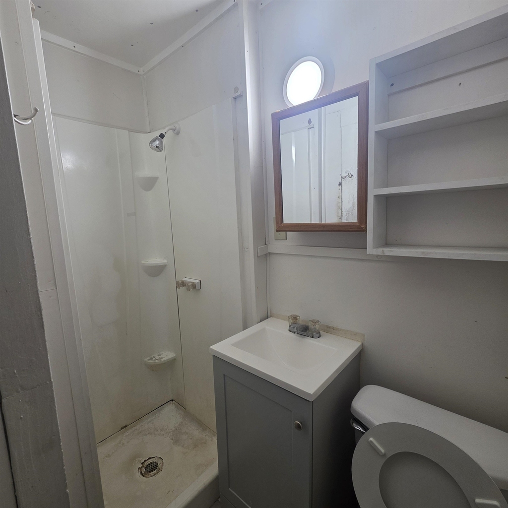 200 Main - Photo 3