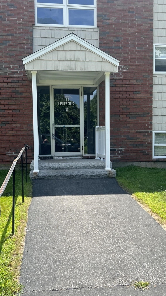 205 Main - Photo 3