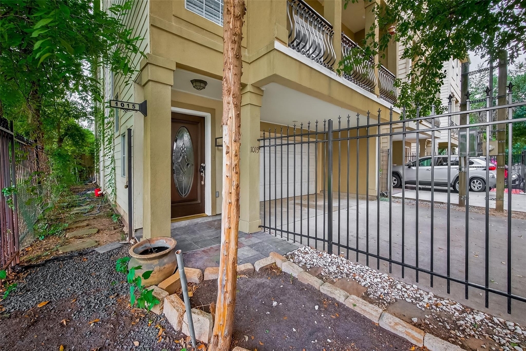 1015 Stanford Street - Photo 5
