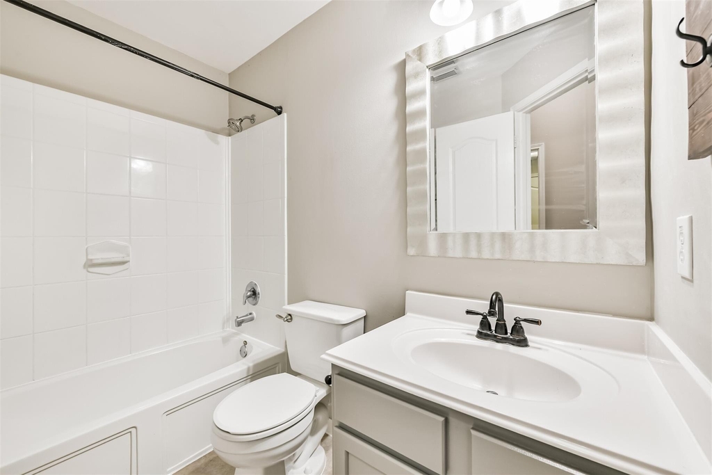 13719 Rolling River Lane - Photo 16