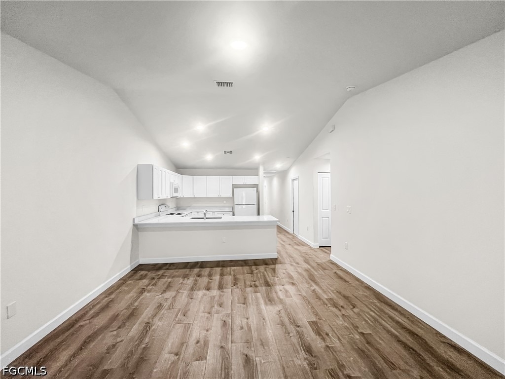 745 Harry Avenue S - Photo 8