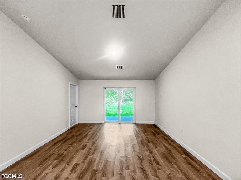 745 Harry Avenue S - Photo 5