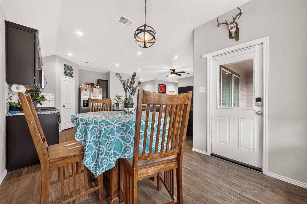 811 Petunia Falls Lane - Photo 19