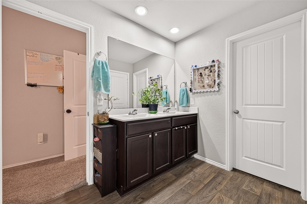 811 Petunia Falls Lane - Photo 26