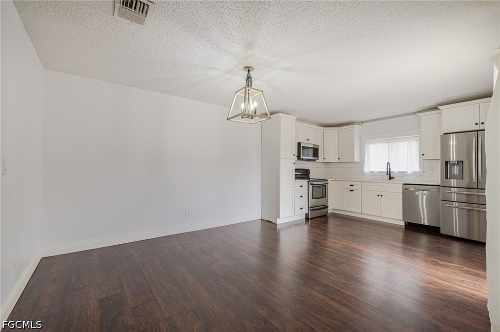 1418 Park Shore Circle - Photo 5