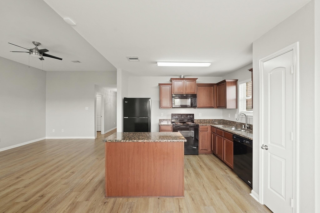 7126 Montclair Peak Lane - Photo 10