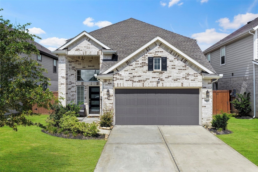 7115 Prairie Heights Drive - Photo 0