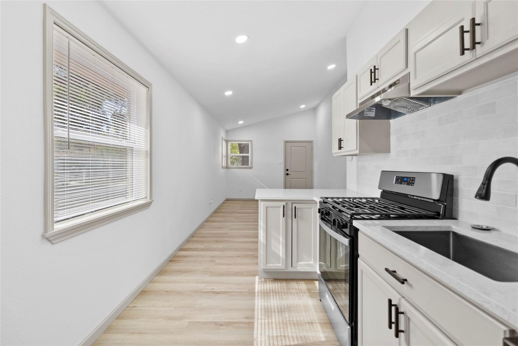 1503 Avenue P - Photo 0