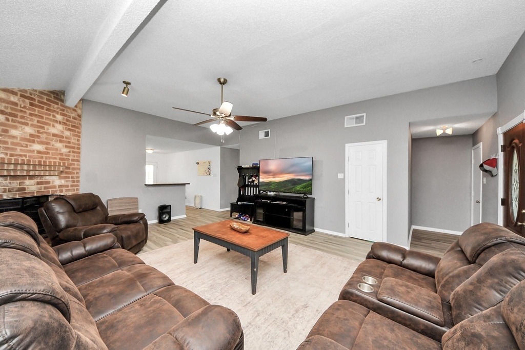 11031 Kirkmead Drive - Photo 3