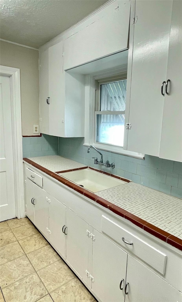 1502 Elmen Street - Photo 6