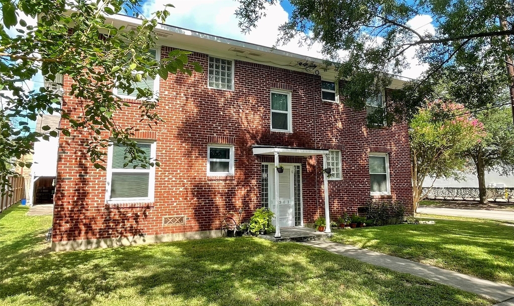 1502 Elmen Street - Photo 0