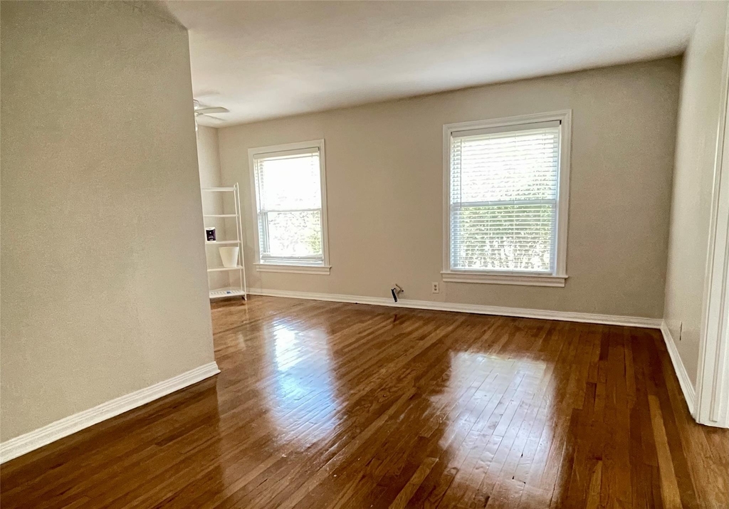1502 Elmen Street - Photo 2