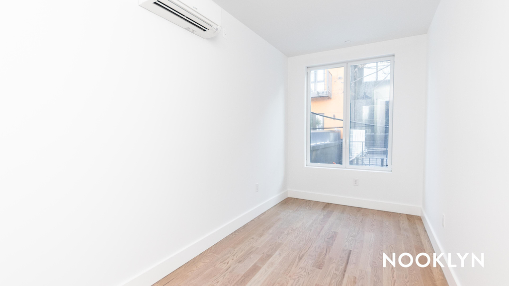 98 Moore Street - Photo 1