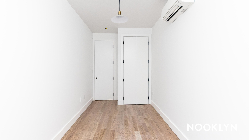 98 Moore Street - Photo 2