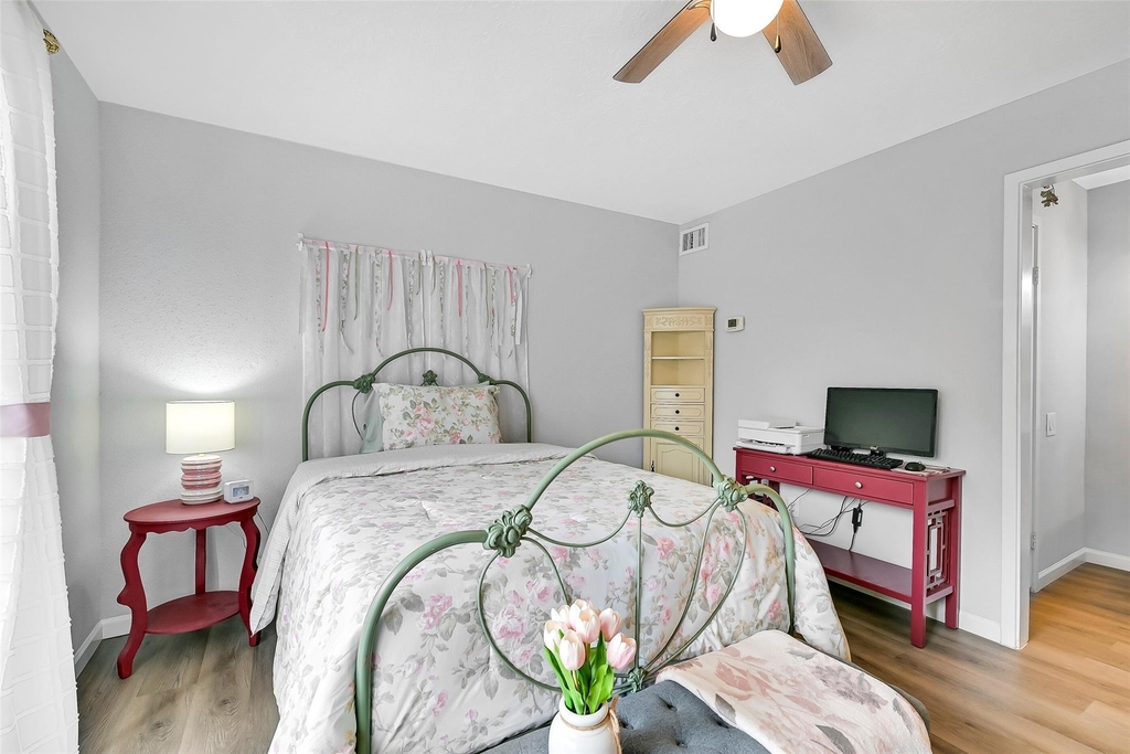 1500 Bay Area Boulevard - Photo 12
