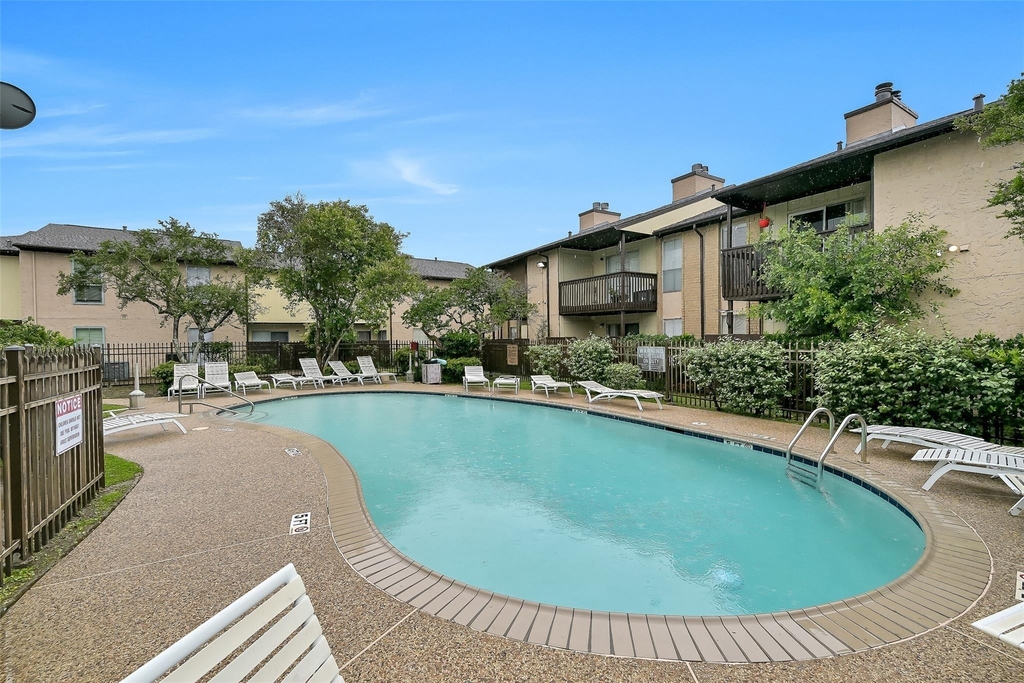 1500 Bay Area Boulevard - Photo 16