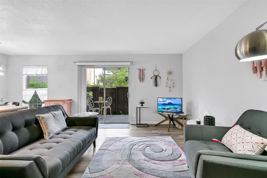 1500 Bay Area Boulevard - Photo 2