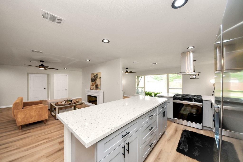 2407 Crestdale Dr - Photo 11