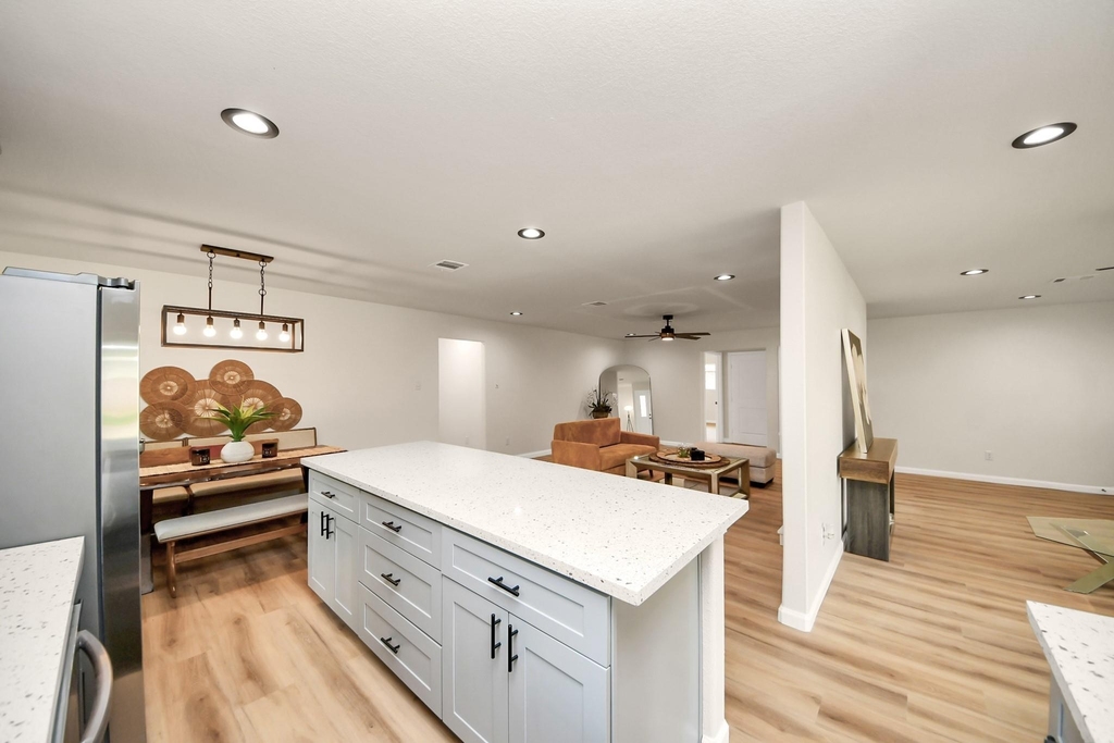 2407 Crestdale Dr - Photo 13