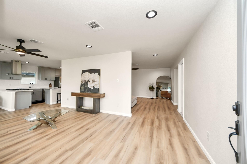 2407 Crestdale Dr - Photo 1