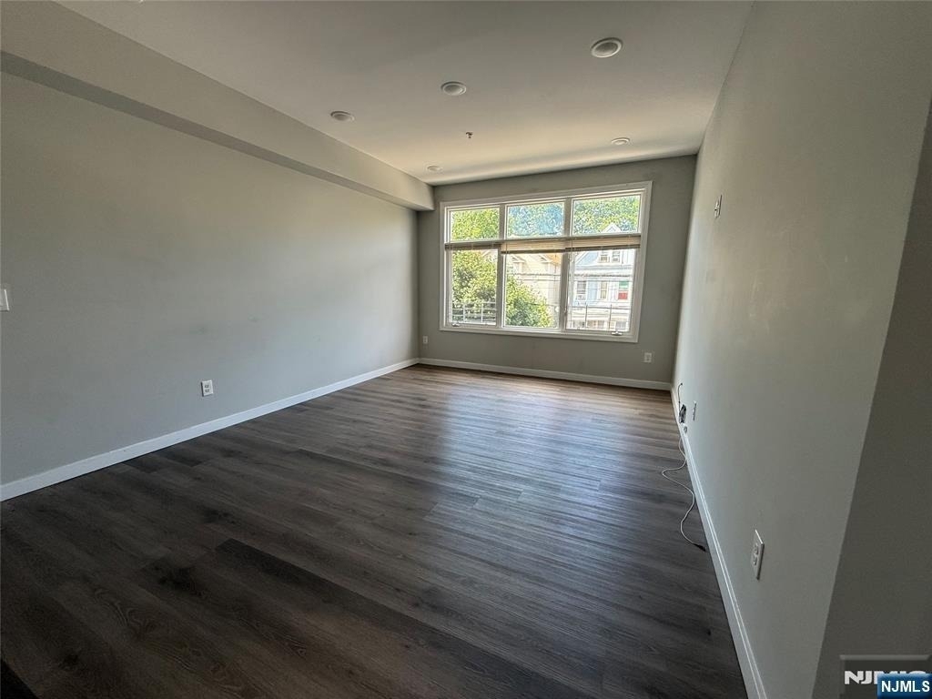340 Hamilton - Photo 9