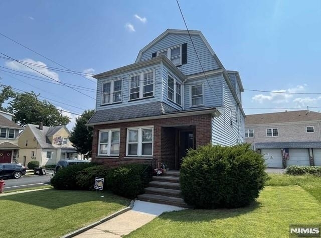 188 Laurel - Photo 0