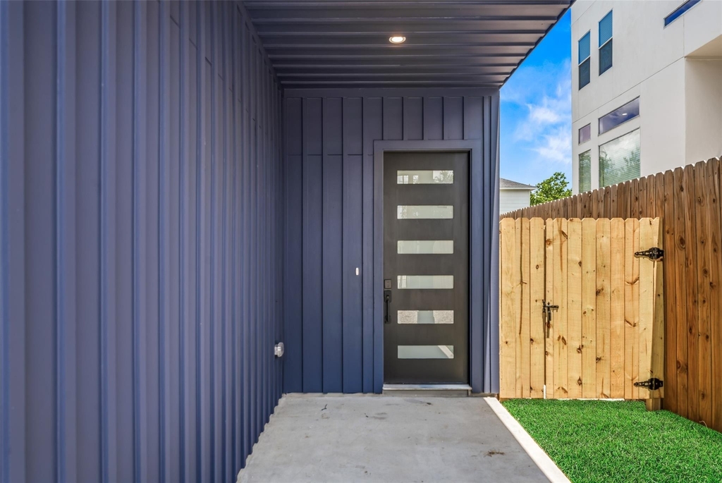 307 Quitman Street - Photo 3