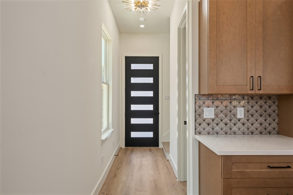 307 Quitman Street - Photo 4