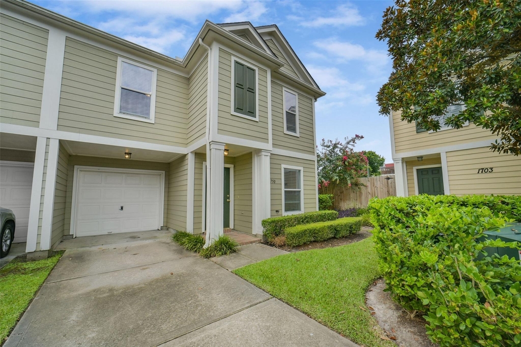 750 Redwing Park Drive - Photo 2