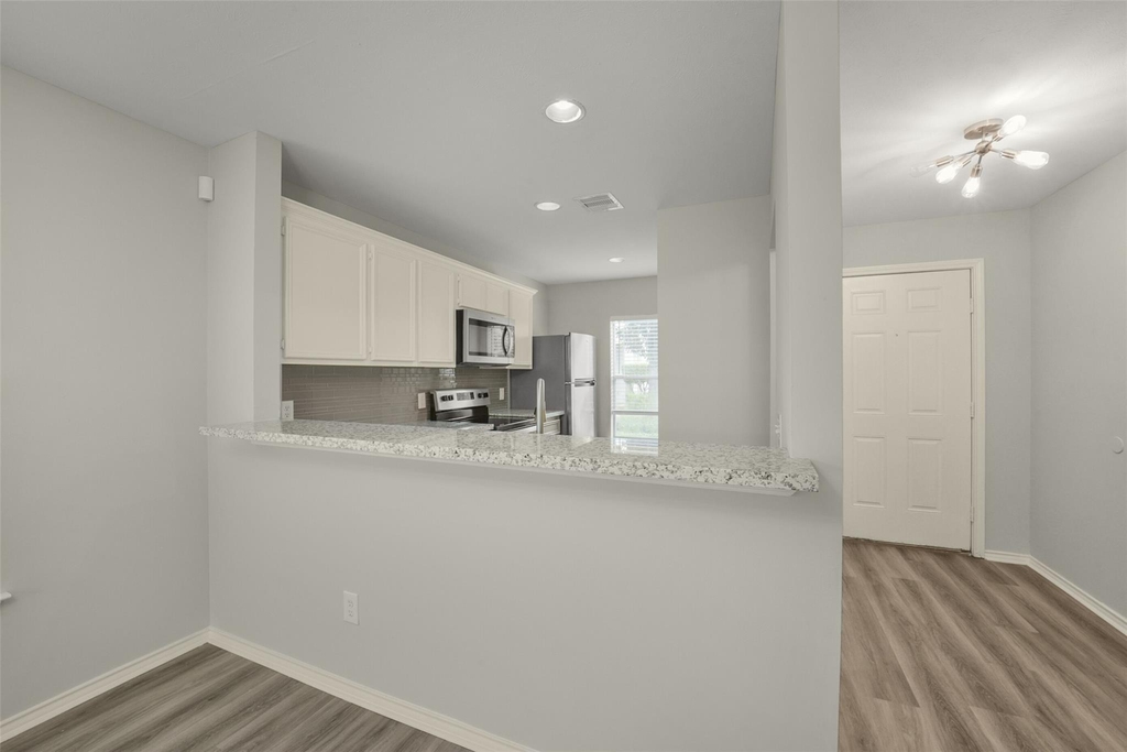 750 Redwing Park Drive - Photo 3