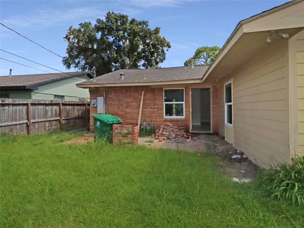 8711 Shadow Crest Street - Photo 15