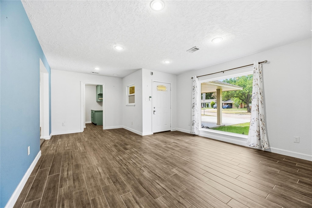 4513 W 43rd Street - Photo 2