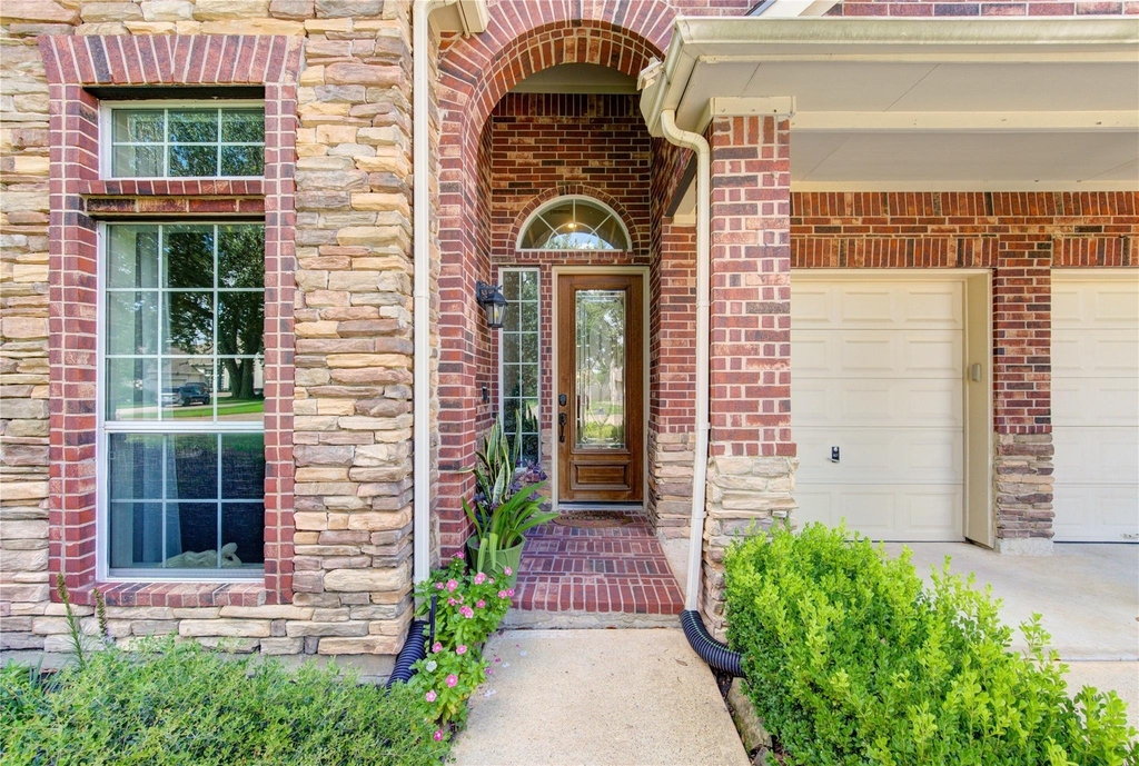 11422 Carson Field Lane - Photo 0