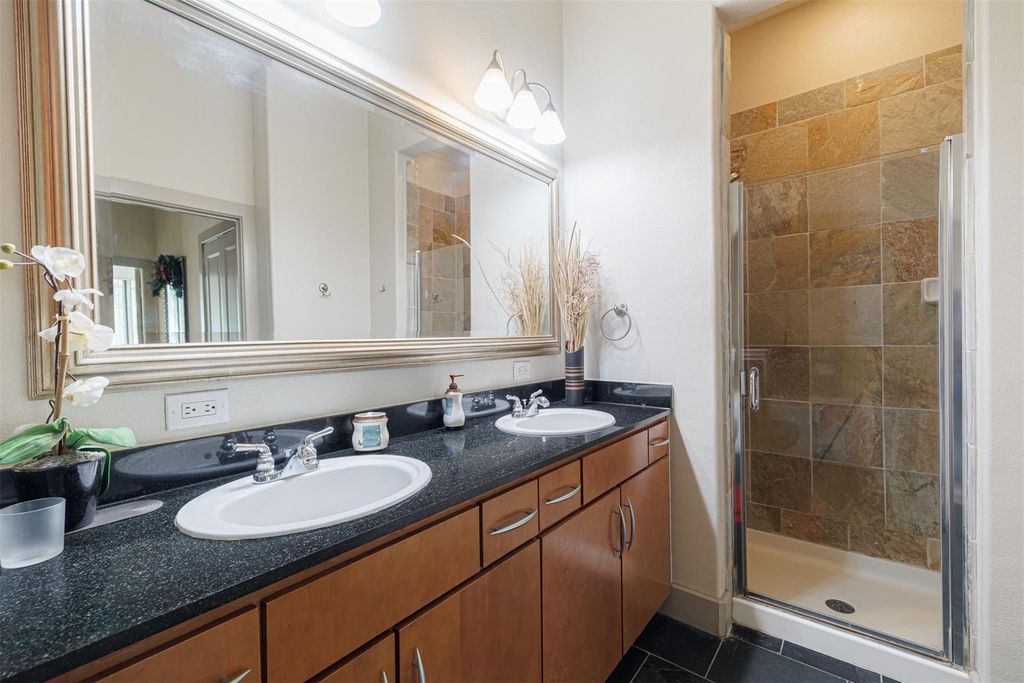 1901 Post Oak Boulevard - Photo 14
