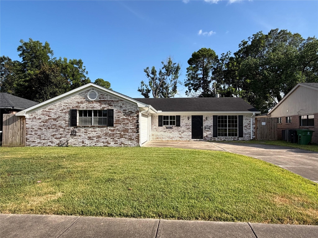 7603 Grape Street - Photo 0