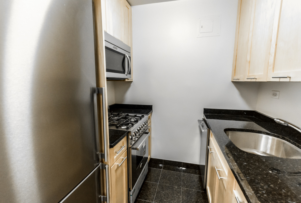East 13th street  - Photo 2
