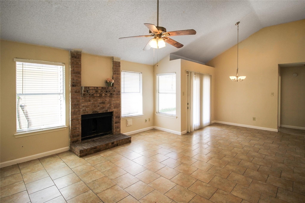 11614 Gullwood - Photo 2